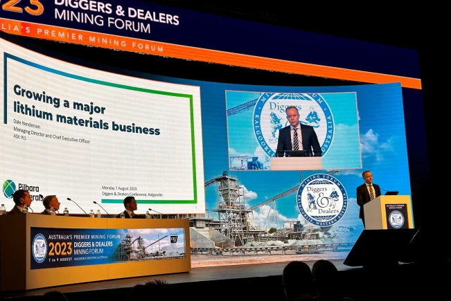 2023-apresentação-de-escavadeiras-e-revendedores-dale-henderson.jpg